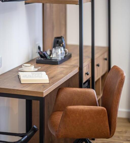 اتاق استاندارد, Sajmino Family House