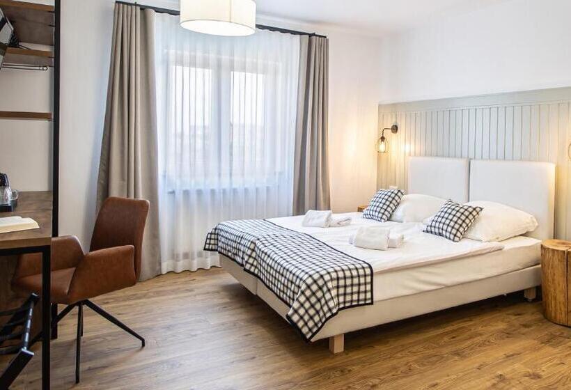 اتاق استاندارد, Sajmino Family House