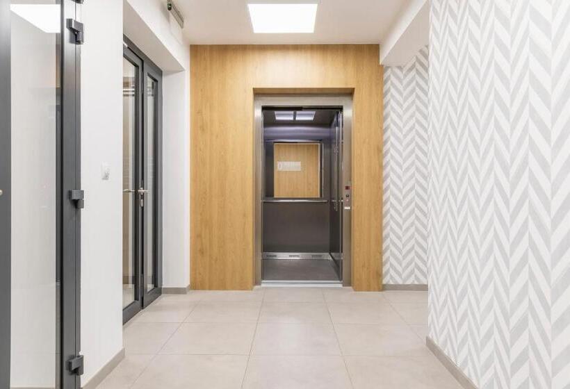 דירת חדר בקומת קרקע, Kamienica Parkowa