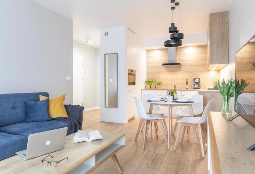 דירה בת חדר שינה 1 עם מרפסת, Kamienica Parkowa