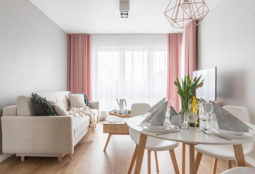 דירה בת חדר שינה 1 עם מרפסת, Kamienica Parkowa