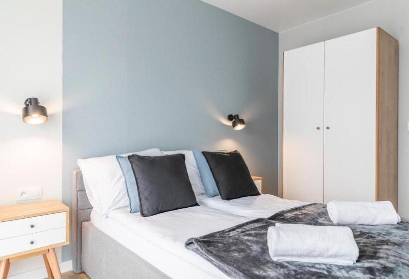 דירה בת חדר שינה 1 עם מרפסת, Kamienica Parkowa