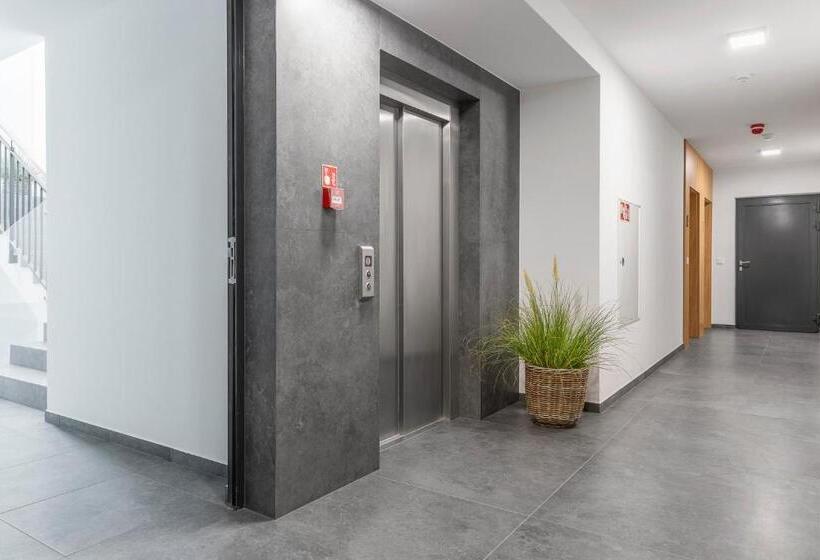 דירה בת חדר שינה 1 עם מרפסת, Kamienica Parkowa