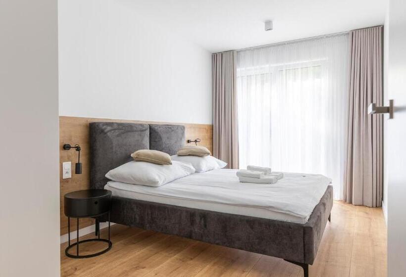 דירה בת חדר שינה 1 עם מרפסת, Kamienica Parkowa