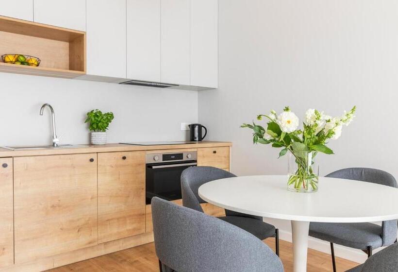 דירת חדר בקומת קרקע, Kamienica Parkowa