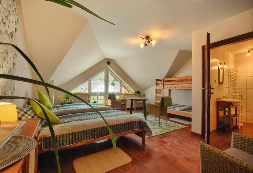 חדר משפחתי, Forte & Piano