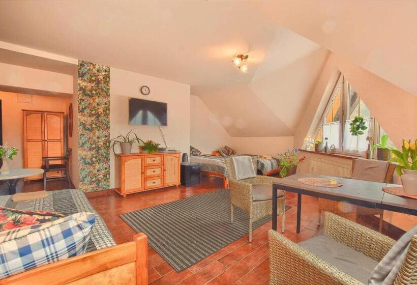 חדר סטנדרט לשלושה, Forte & Piano