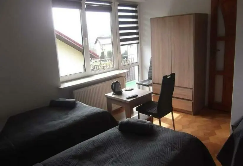 Standard Kolmen Hengen Huone, Noclegi Pod Lasem