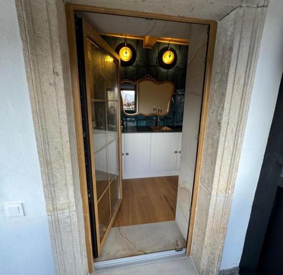 דירת חדר, Zajazd Hubert