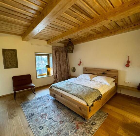 דירת חדר, Zajazd Hubert