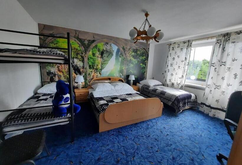 חדר משפחתי, Pensjonat Kaprys