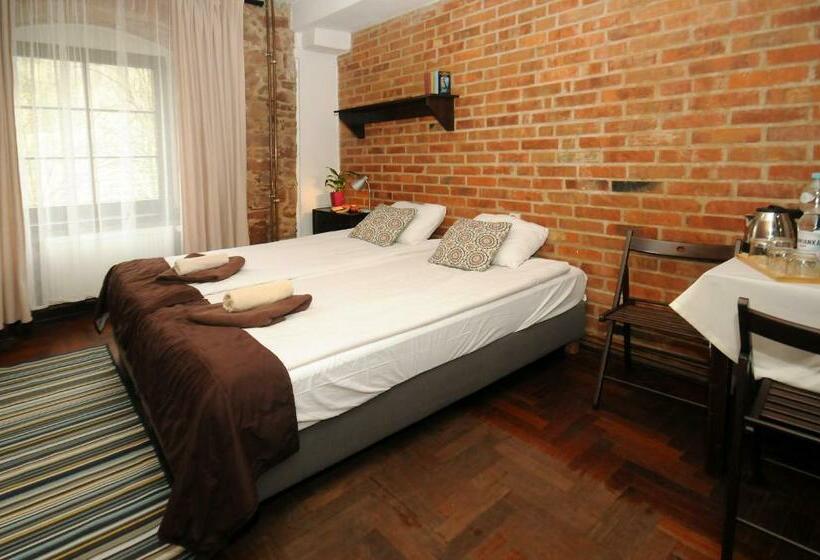 חדר קלאסי, Centrum Turystyki Niekonwencjonalnej