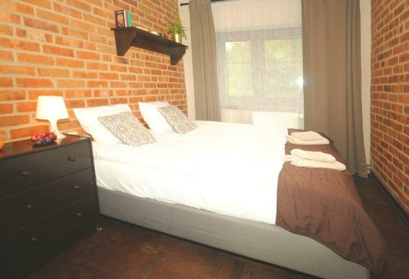 חדר סטנדרט, Centrum Turystyki Niekonwencjonalnej