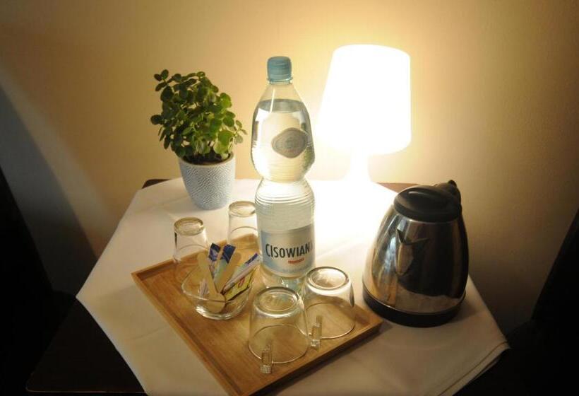 חדר סטנדרט לשלושה, Centrum Turystyki Niekonwencjonalnej