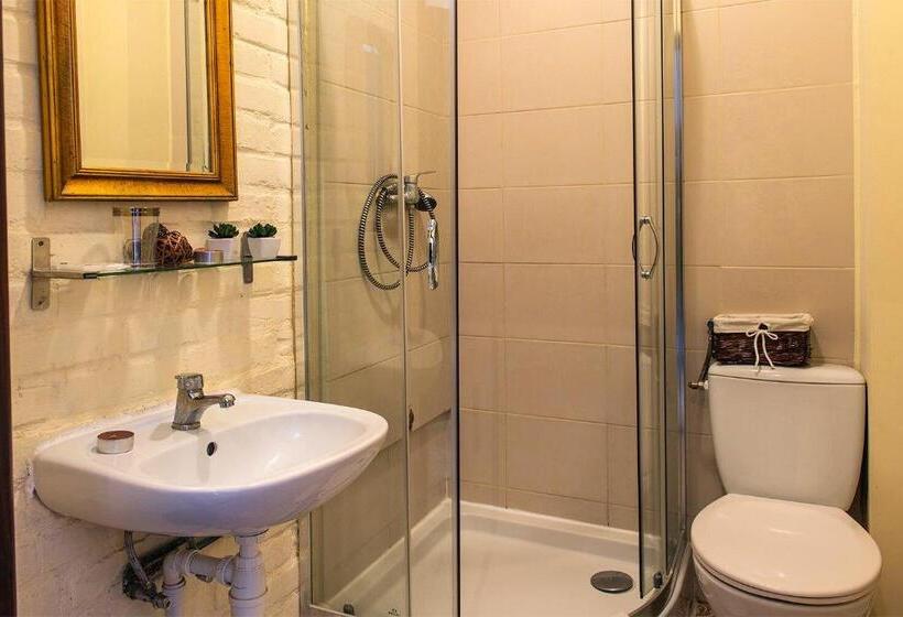 חדר סטנדרט, Centrum Turystyki Niekonwencjonalnej