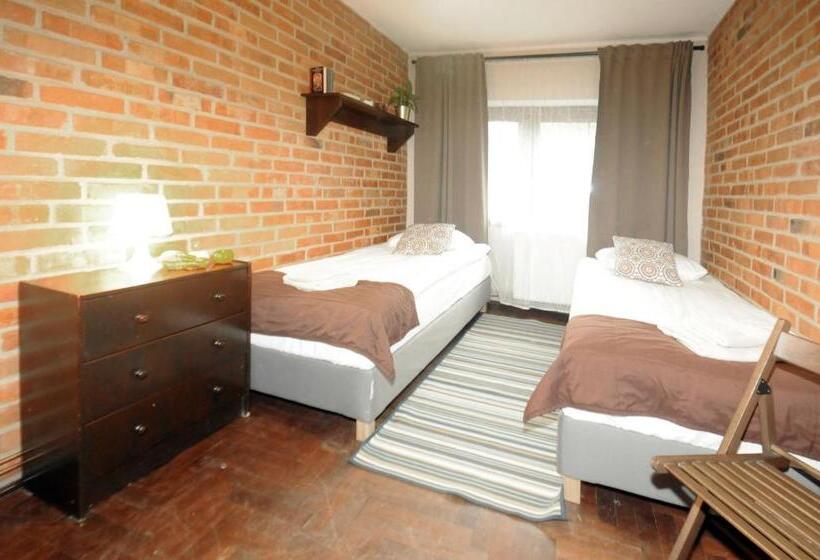 חדר סטנדרט, Centrum Turystyki Niekonwencjonalnej