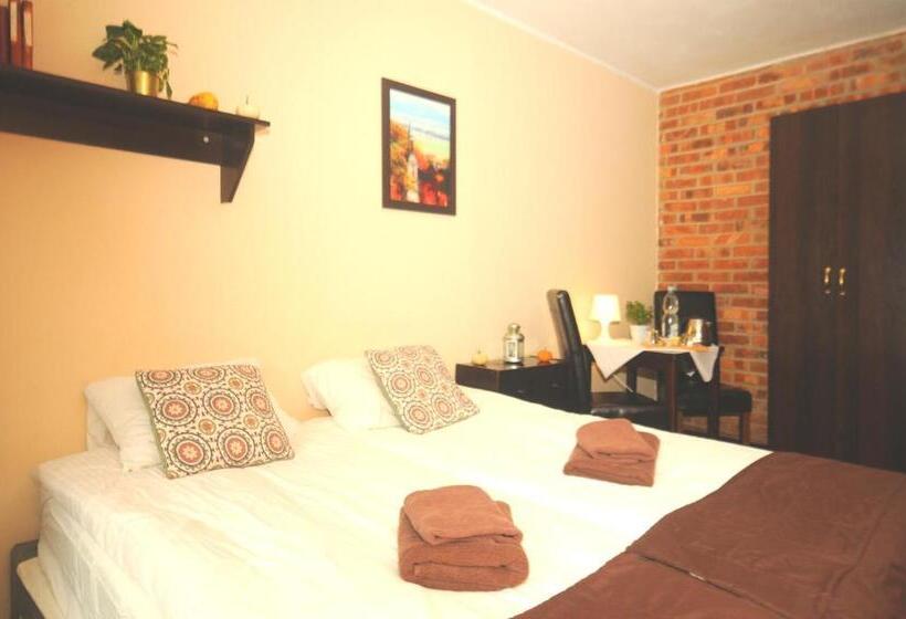 חדר סטנדרט, Centrum Turystyki Niekonwencjonalnej