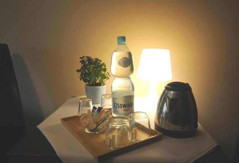 חדר סטנדרט, Centrum Turystyki Niekonwencjonalnej