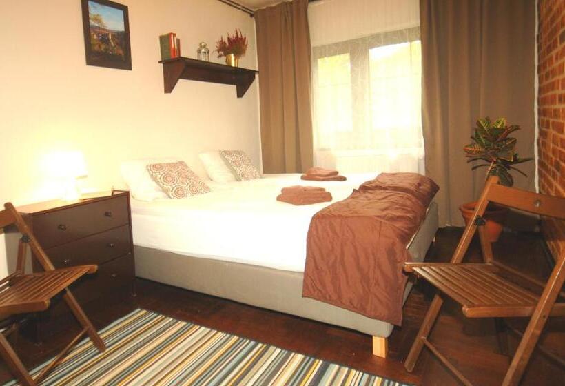 חדר סטנדרט, Centrum Turystyki Niekonwencjonalnej