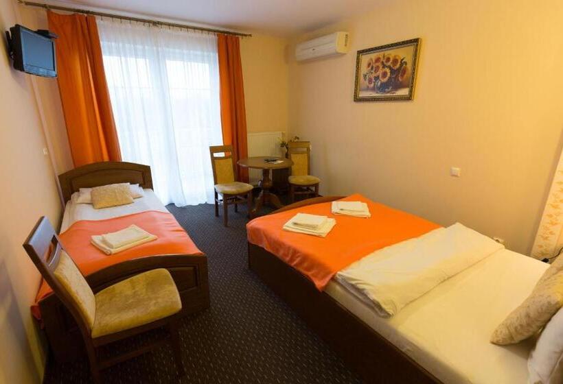 标准间, Dwór Dziekanów