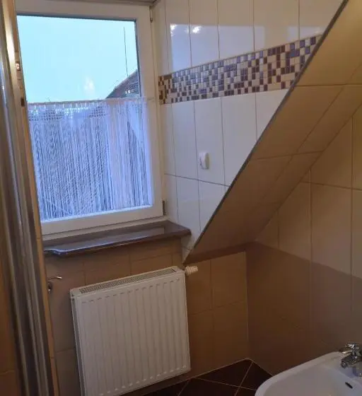 Deluxe-perhehuone, Majątek Giże Marczak