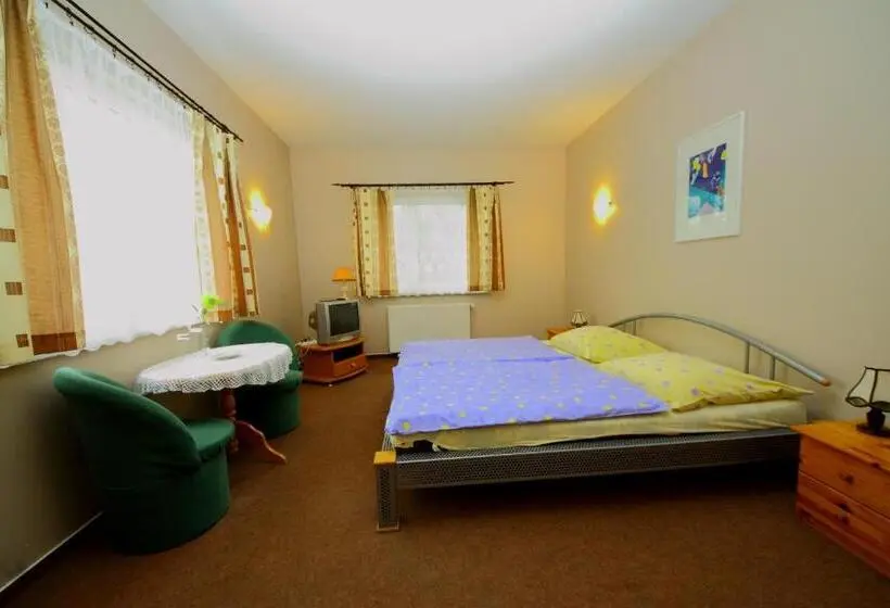 Superior-huone, Restaurant & Hostel Broadway