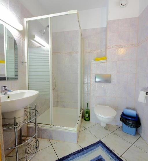 غرفة سوبيريور, Restaurant & Hostel Broadway