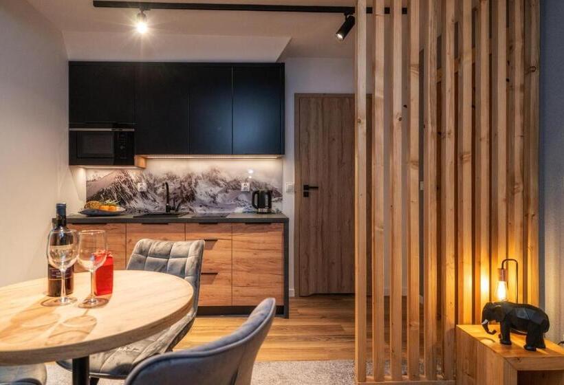 Huoneisto 1 Makuuhuone Parveke, Tatrzańska Miejscówka   Apartamenty Centrum