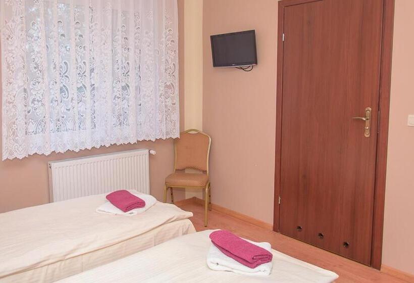 اتاق استاندارد, Ik Wulpink Majdy Olsztyn