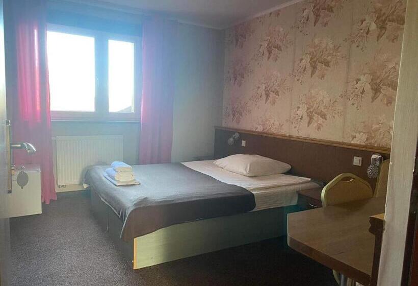 اتاق استاندارد یک نفره, Ik Wulpink Majdy Olsztyn