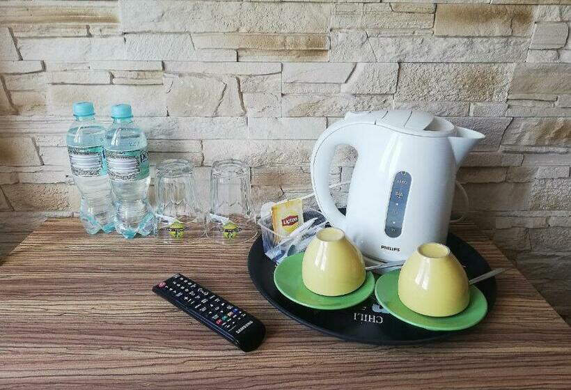 スタンダードルーム, Noclegi I Restauracja Gracja