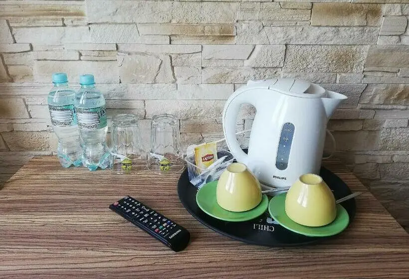 スタンダードルーム, Noclegi I Restauracja Gracja