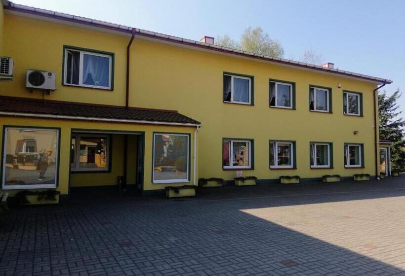 Номер Стандарт, Noclegi I Restauracja Gracja