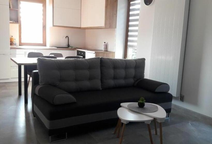 1ベッドルームアパートメント, Noclegi I Restauracja Gracja