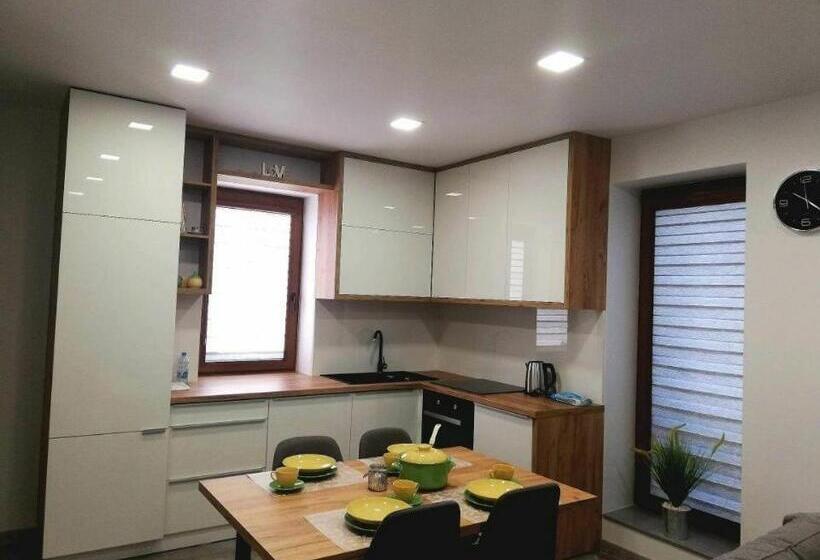 1ベッドルームアパートメント, Noclegi I Restauracja Gracja