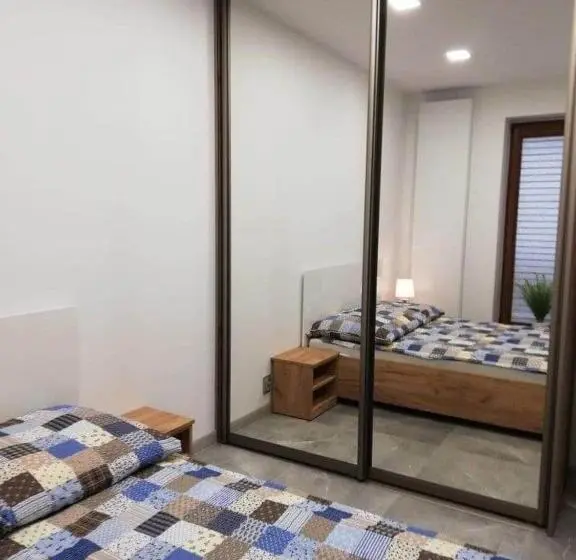 1ベッドルームアパートメント, Noclegi I Restauracja Gracja