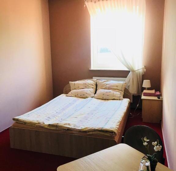 اتاق استاندارد, Zajazd Hubus