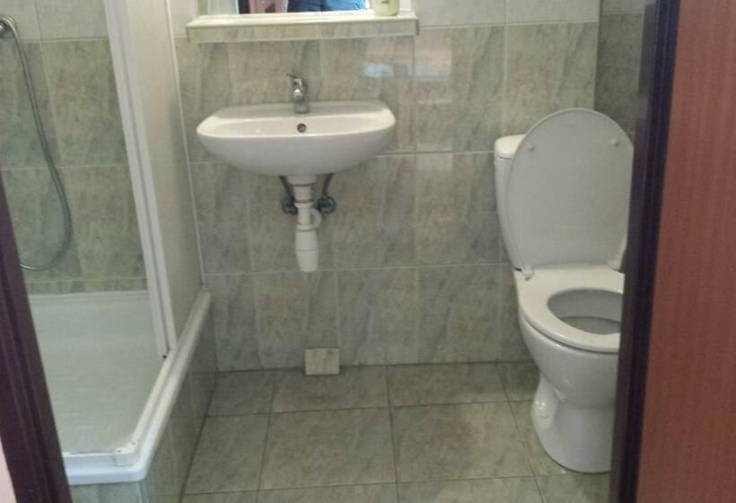 舒适三人间, Zajazd Pasja