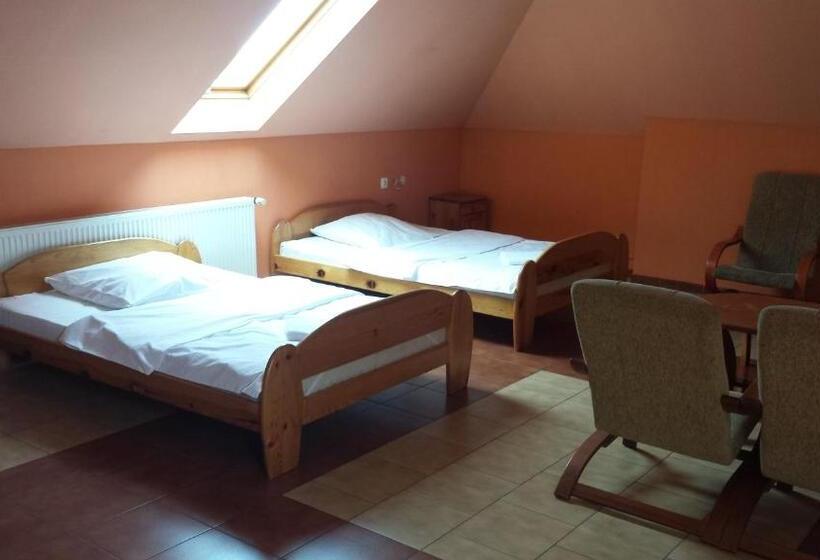 家庭套房, Zajazd Pasja