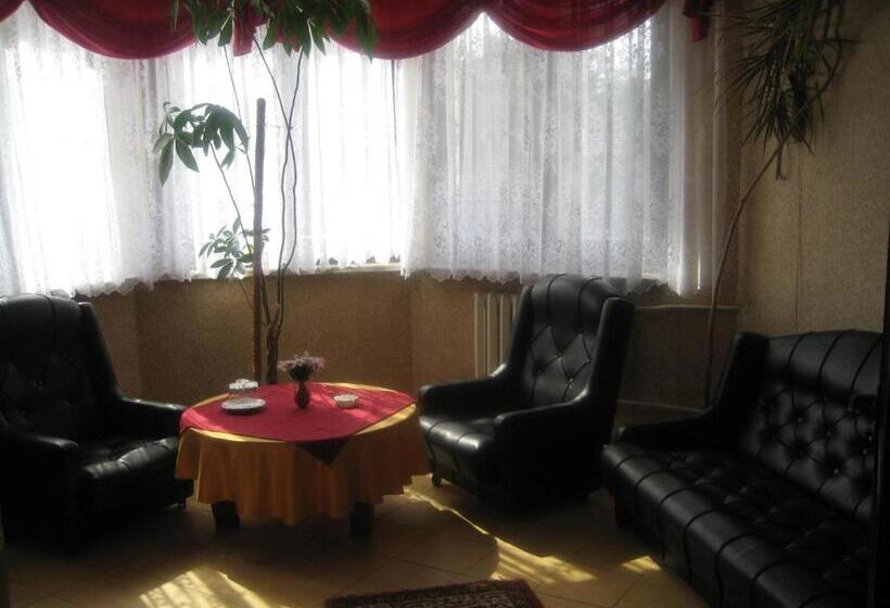 شقة غرفة واحدة, Zajazd Skalny