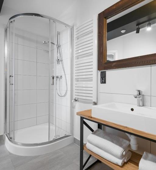 شقة غرفتين, Aparthotel Narciarska 2