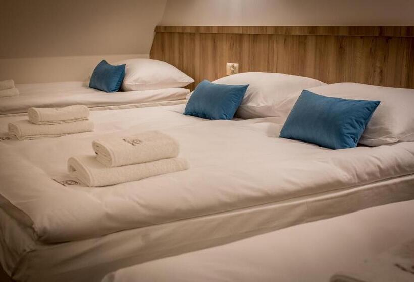 バルコニー付スタンダード４ベッドルーム, Borowy Dwór  Biznes, Spa & Fun