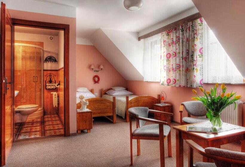 Family Suite, Chata Cyborga