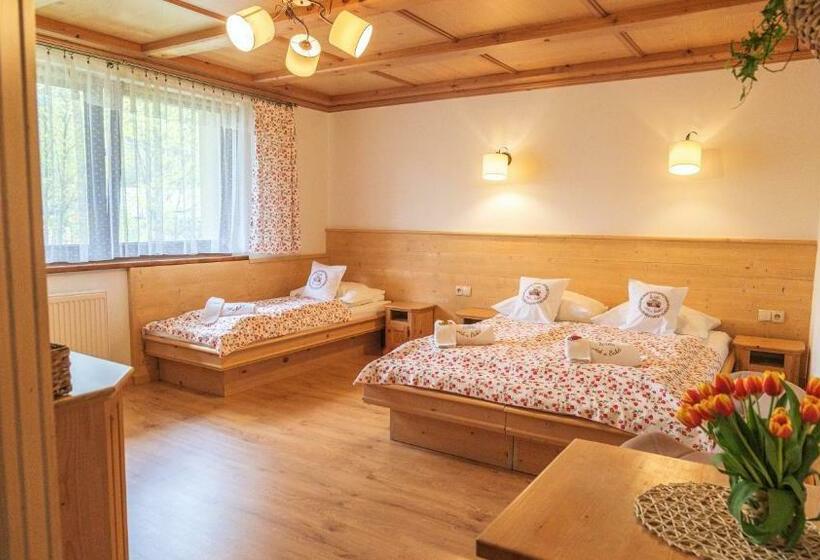 اتاق استاندارد سه نفره, Willa Jak U Babci