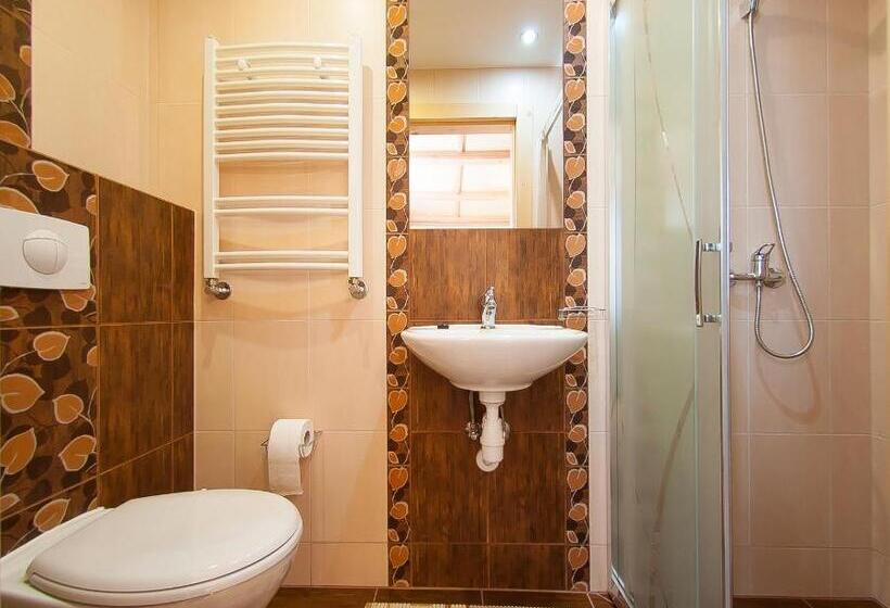 اتاق عادی, Willa Jak U Babci