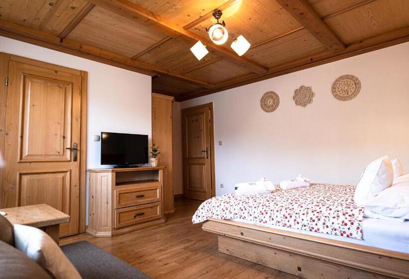 اتاق استاندارد, Willa Jak U Babci