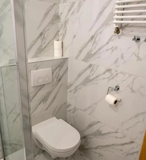 Standard Kolmen Hengen Huone, Duet
