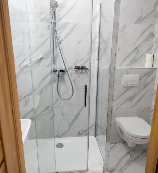 Standard Kolmen Hengen Huone, Duet
