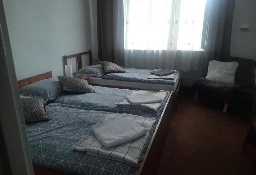 اتاق راحتی سه تخته, Olimpijski