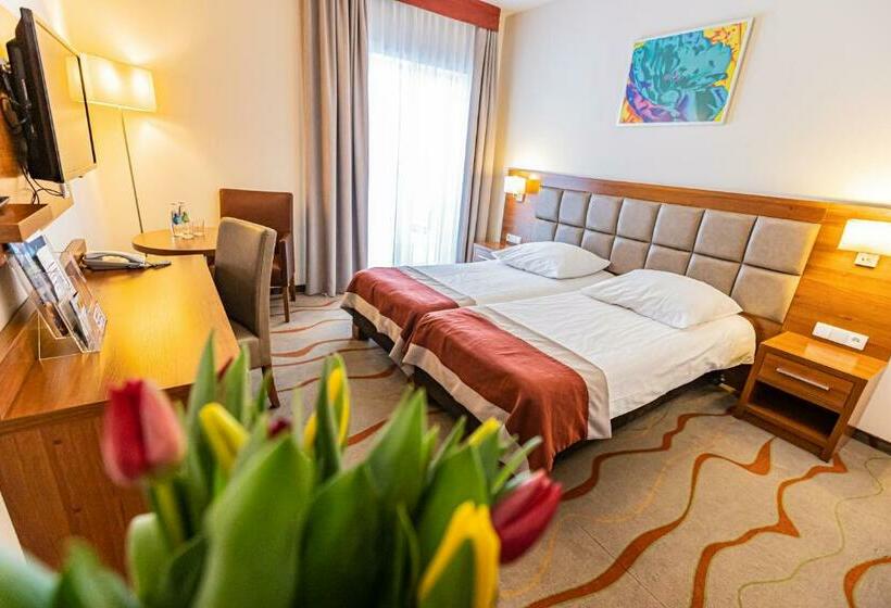 标准间带阳台, Olivia Medical Spa